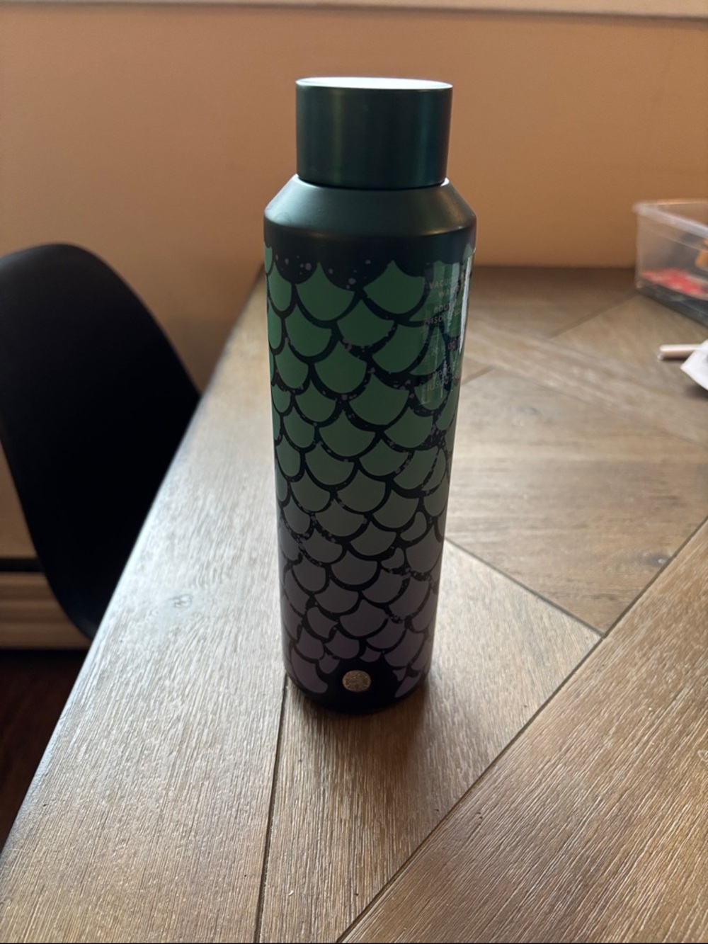 Starbucks Green to Black Scale-Pattern Stainless Steel Bottle 20oz 591ml
